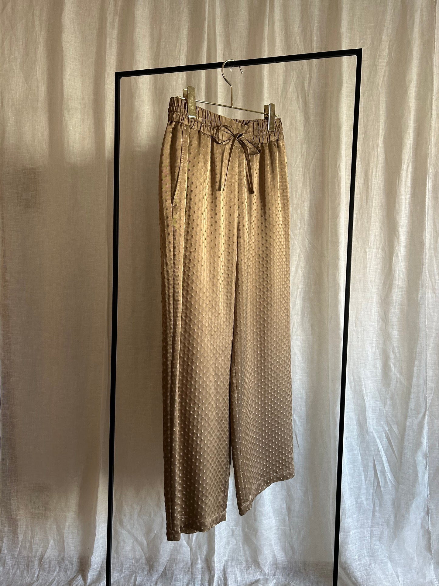 レーヨンドットジャガードドロストパンツ