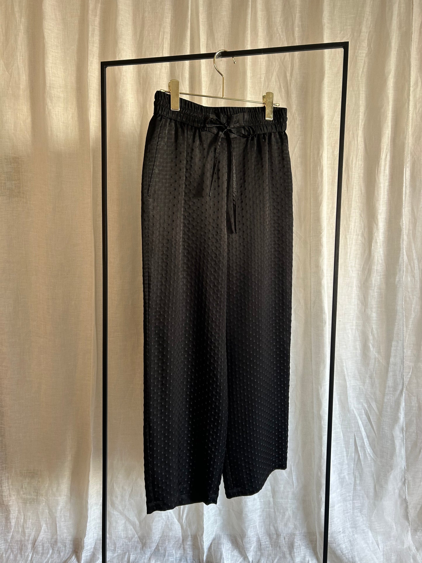 レーヨンドットジャガードドロストパンツ