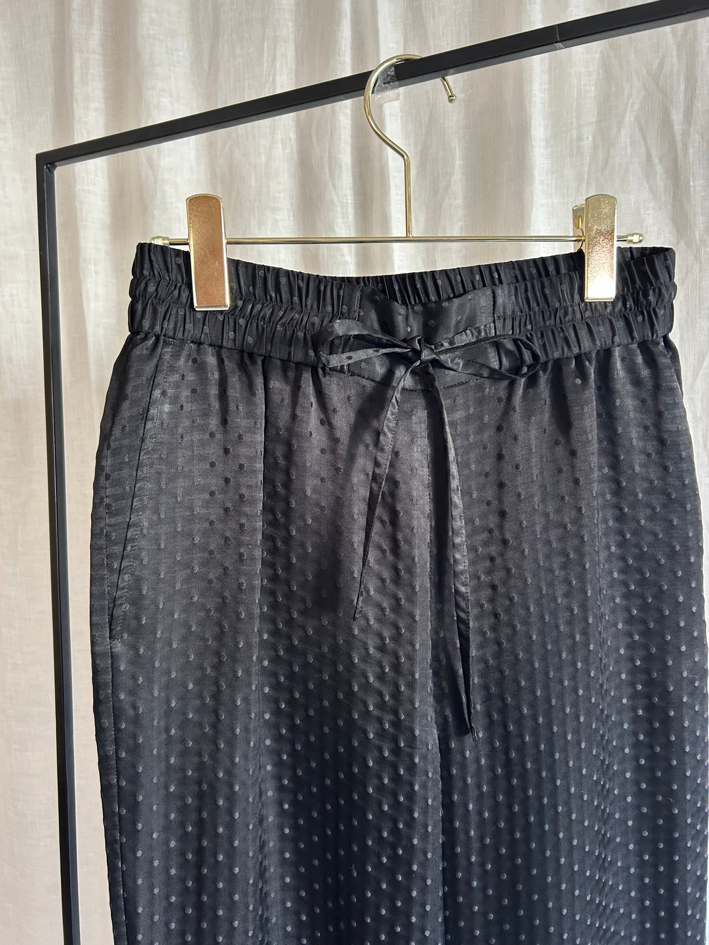 レーヨンドットジャガードドロストパンツ