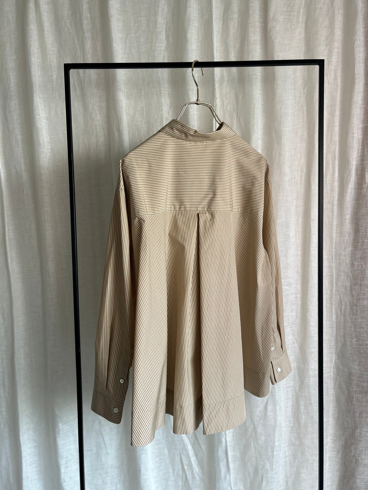 25AW バックフレアシャツ
