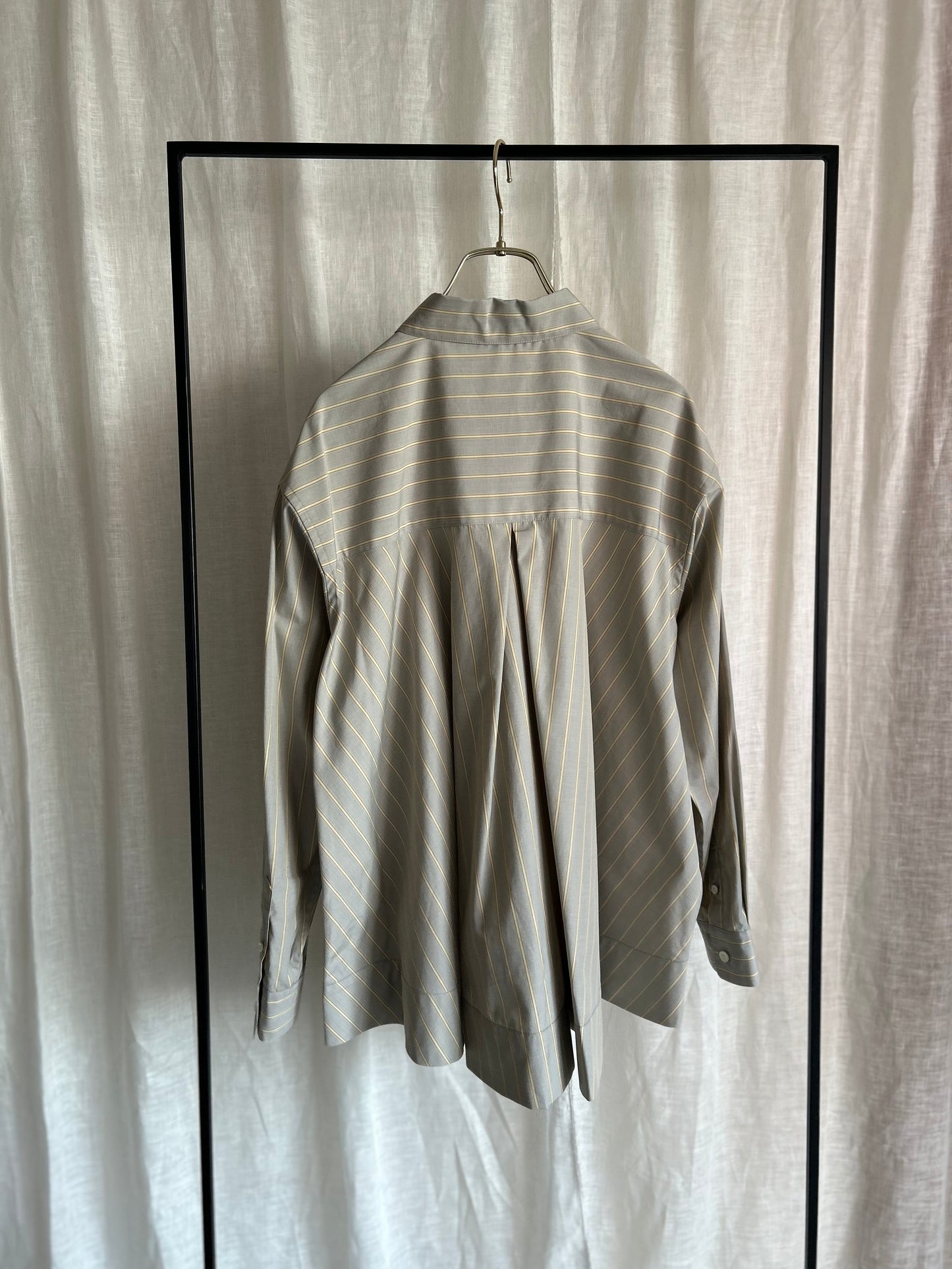 25AW バックフレアシャツ