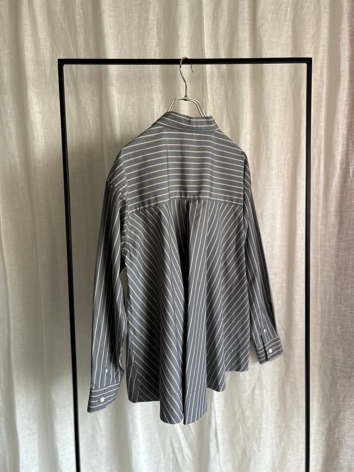 25AW バックフレアシャツ