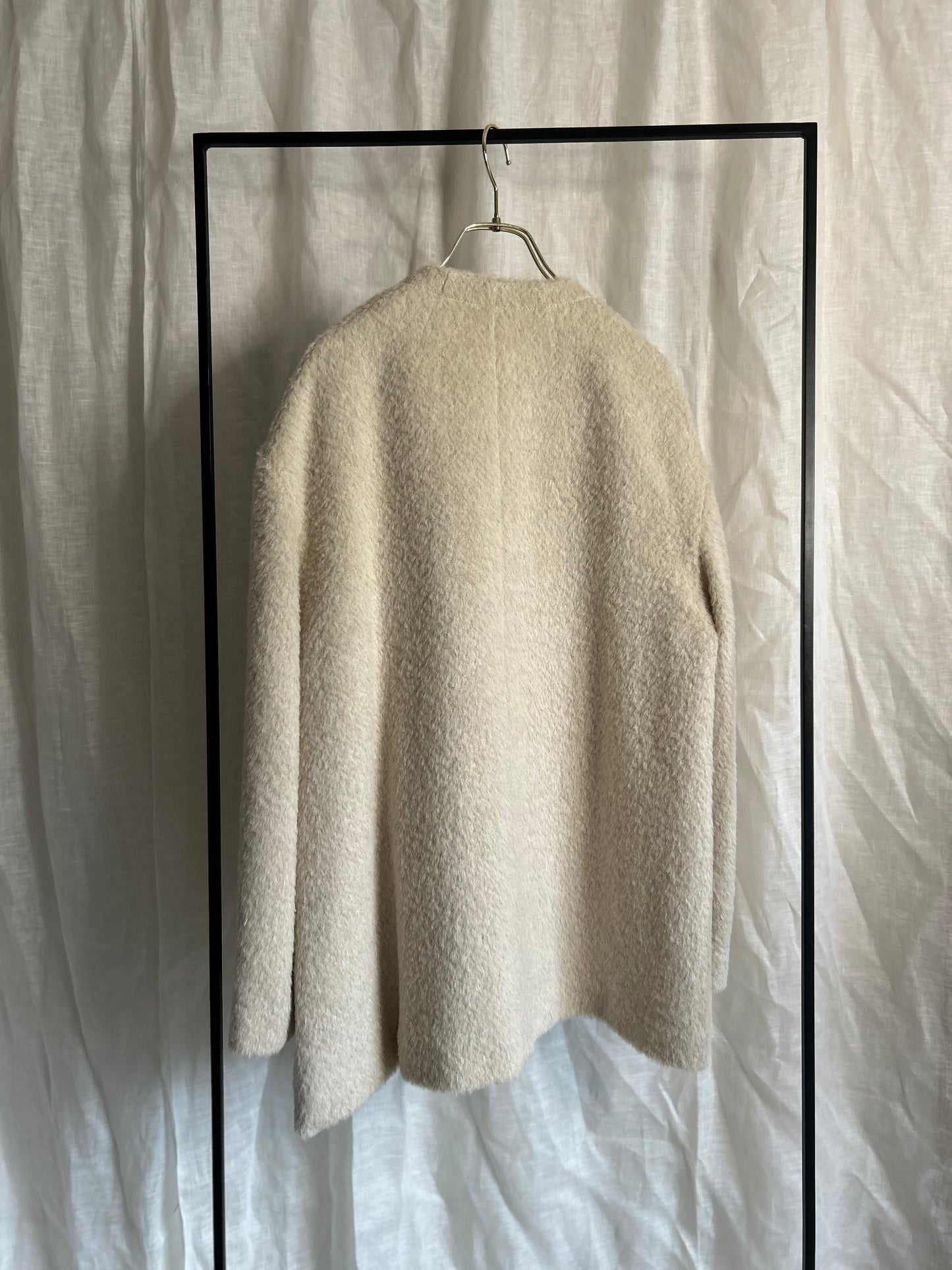 2025AWアルパカシャギーノーカラーAラインコート