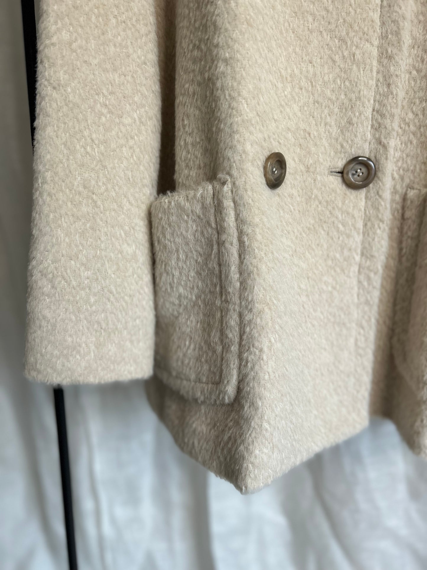 2025AWアルパカシャギーノーカラーAラインコート